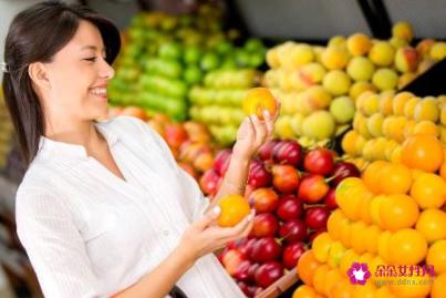 女人提升面部皮肤的技巧