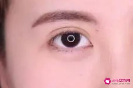 教你贴双眼皮贴内双MM变大眼睛