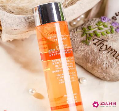 能收缩毛孔的爽肤水