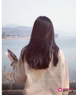 脸小适合什么发型女比较有女人味