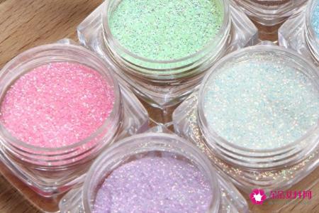 潮女的8款糖果色美妆品