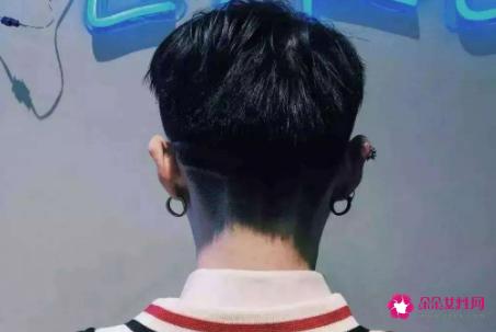 最潮短发发型