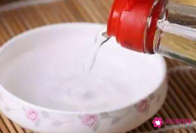 用什么洗脸可以美白淡斑