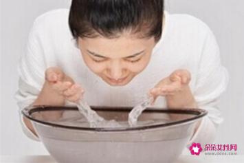 学会五招轻松收缩面部毛孔