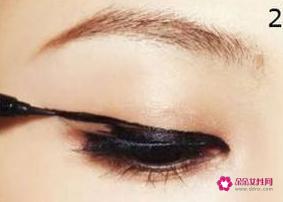 怎么画出自然又好看的眼线