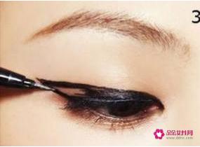 怎么画出自然又好看的眼线