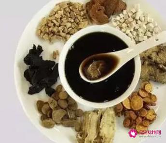 网上喝的中药丰胸到底有没有用