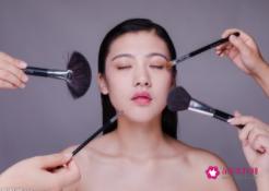 揭秘好莱坞当红女星的化妆技巧