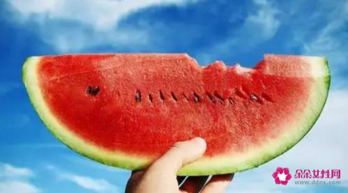 天生黑皮肤能变白吗