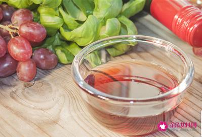 用盐水洗脸有什么好处