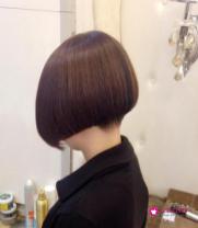 50岁女人留啥发型好看新款