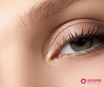 新手眼线的画法