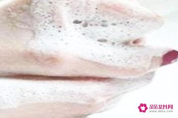 用什么洗面奶洗脸可以祛斑美白