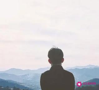 脸小的男生适合什么发型