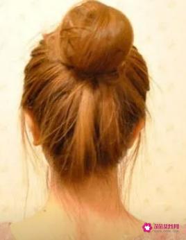 教你如何扎好看百搭的丸子头
