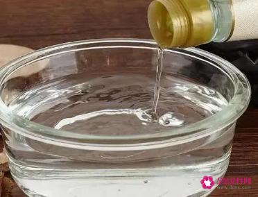用醋洗脸可不可以美白