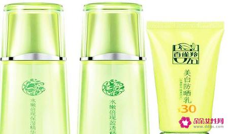 女生脸部毛孔粗大是怎么回事