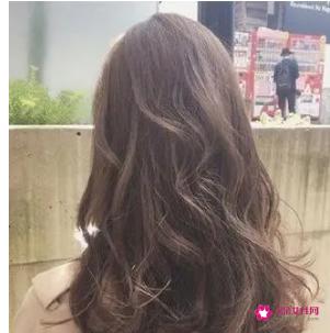 50岁女人留啥发型好看照片