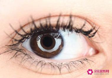 初学化妆如何画眼妆