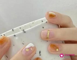 美甲图片短指甲款式显白