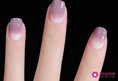 美甲图片短指甲款式显白