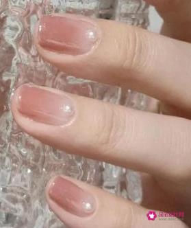 美甲图片短指甲款式显白