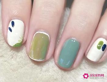 美甲图片短指甲款式显白