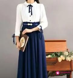 藏青色上衣下面配什么颜色