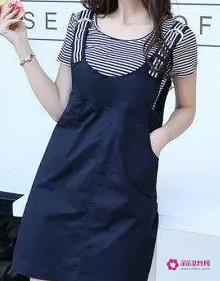 藏青色上衣下面配什么颜色