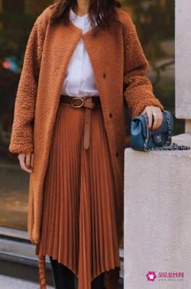 长裙怎么搭配外衣