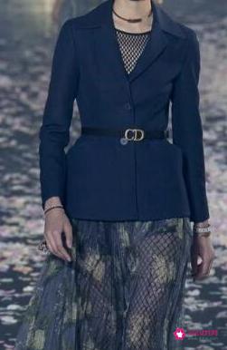 长裙怎么搭配外衣