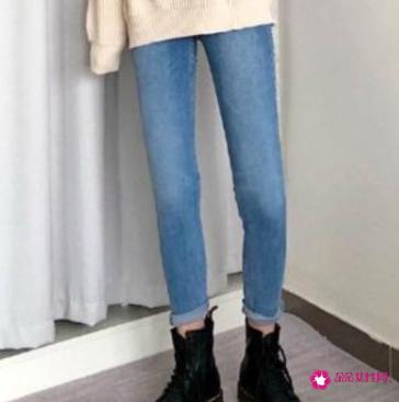 马丁靴该怎样搭配搭配