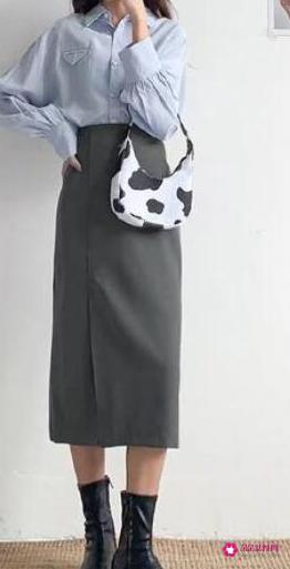 蓝色上衣配什么颜色裙子最搭配