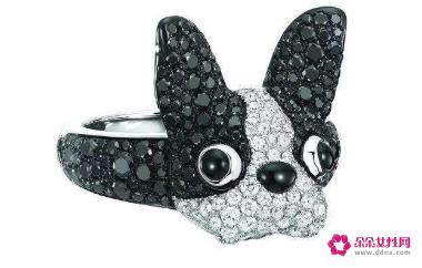 黑色的饰品有哪些