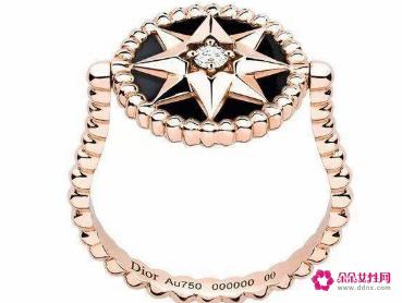 黑色的饰品有哪些