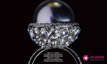 黑色的饰品有哪些