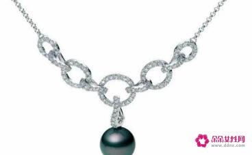 黑色的饰品有哪些