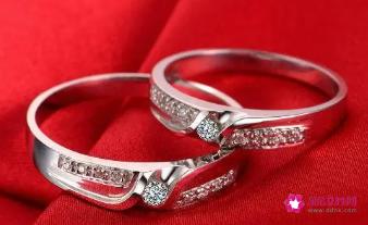 为什么结婚要买对戒