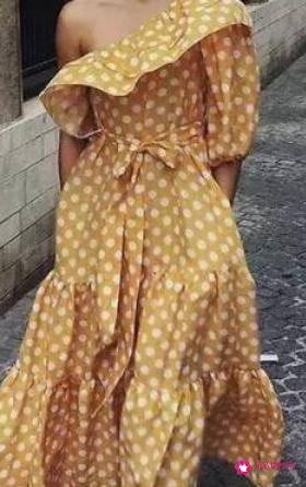 夏天波点裙怎么穿搭