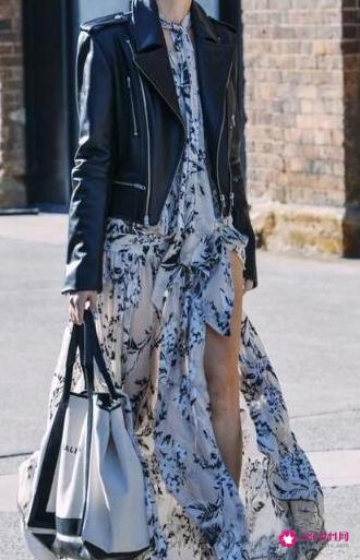 半身长裙搭配什么上衣好看