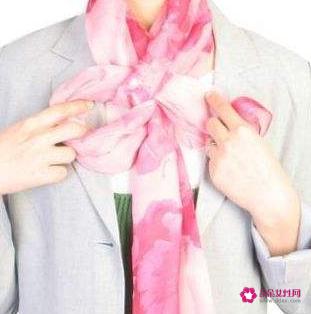 长围巾怎么系好看图解