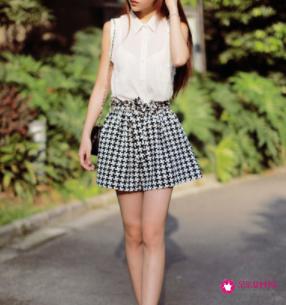 半身裙怎么搭配出优雅时尚