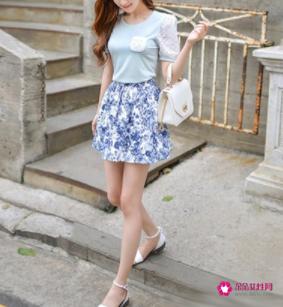 半身裙怎么搭配出优雅时尚