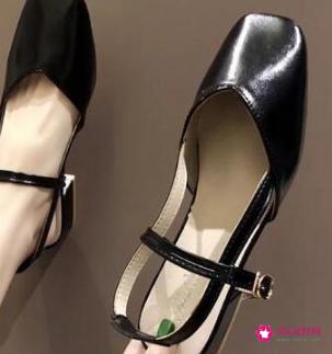 今年穿什么鞋子最流行