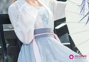 抹胸汉服的穿法图解女士