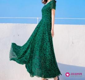 裙子什么颜色好看图片