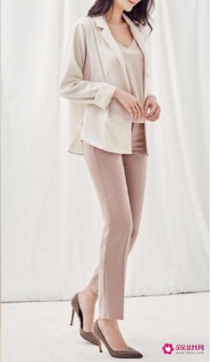 四十岁女人穿衣打扮服饰搭配图片