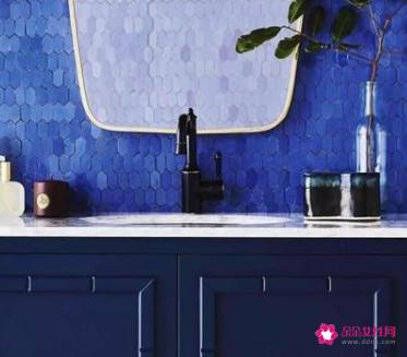 和蓝色搭配的3种颜色