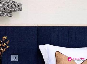 和蓝色搭配的3种颜色