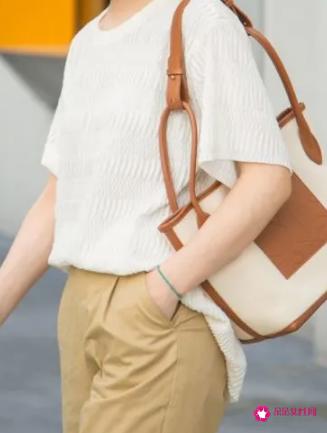 女人味风格的女装图片